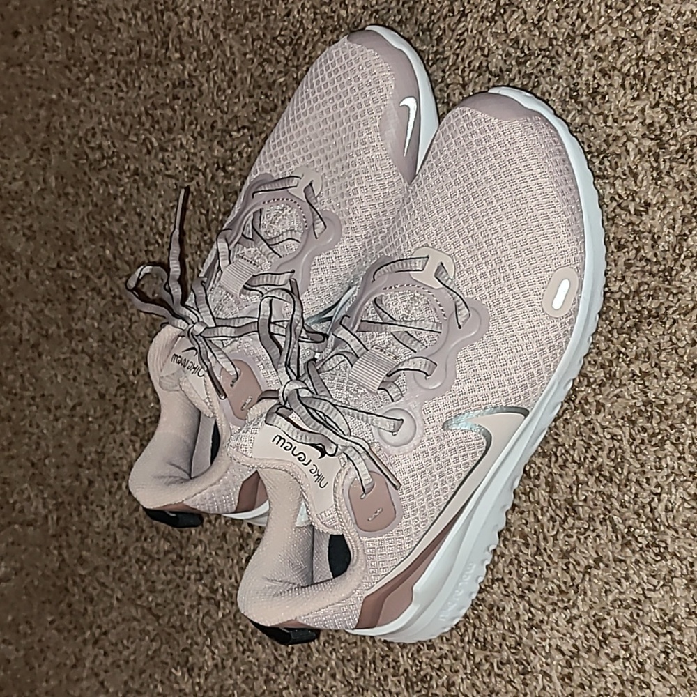 Nike Renew size 7.5 blush pink sneakers